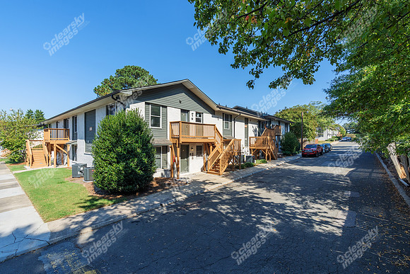 2105-bogarde-ext2666