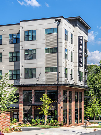 525-e-21st-ext02516