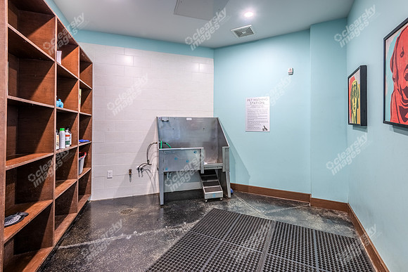 900-e-brooklyn-int8307