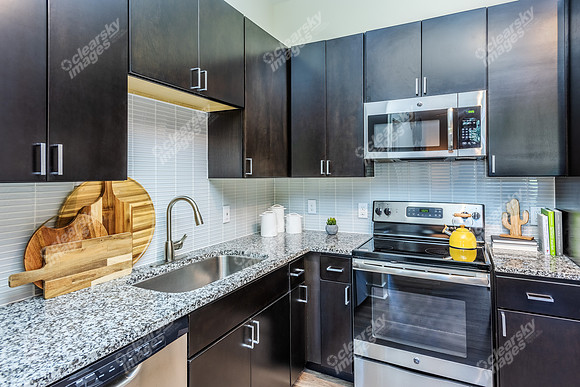 900-e-brooklyn-int7923