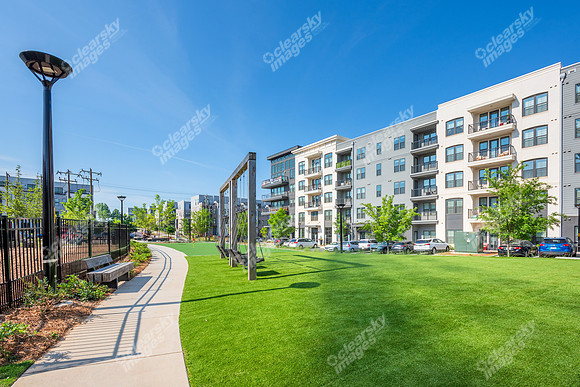 536-w-tremont-ext2942