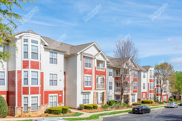 8230-greenway-ext0374