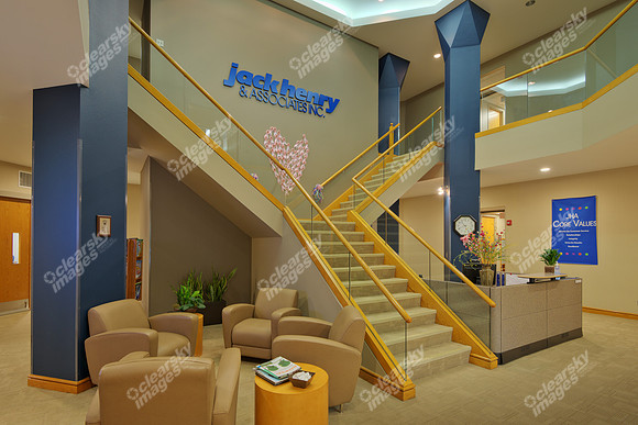 5024-parkway-plaza-lobby-VII-02