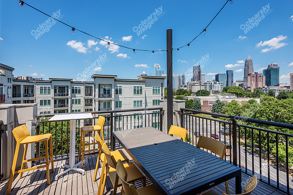 900-e-brooklyn-ext8411