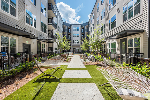 525-e-21st-ext8565