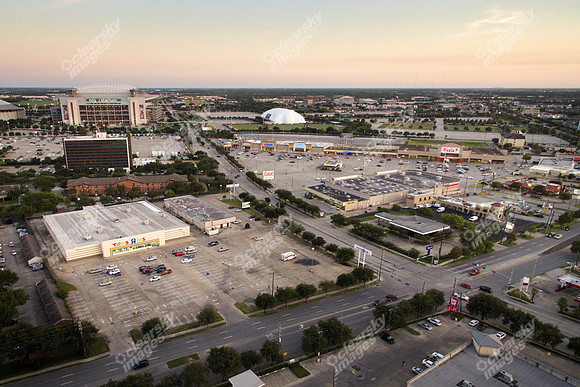shops-3-corners-drone-0040