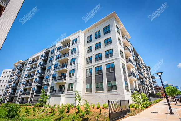 536-w-tremont-ext3898