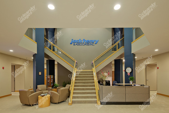 5024-parkway-plaza-lobby-VII-01