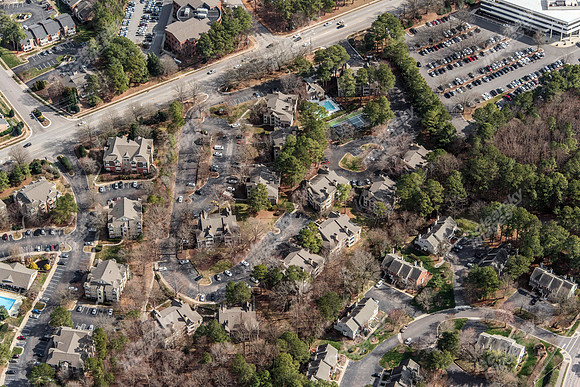 somerset-apts-air-1717