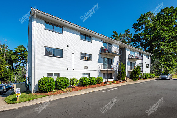 1808-chapel-hill-ext7203
