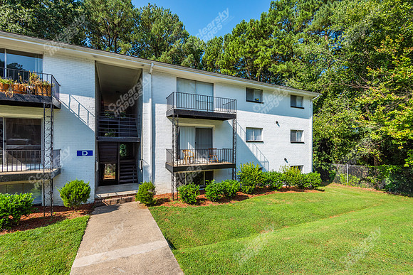 1808-chapel-hill-ext7239