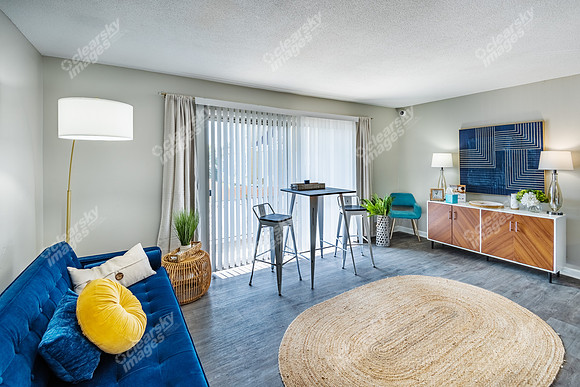 1808-chapel-hill-int7673