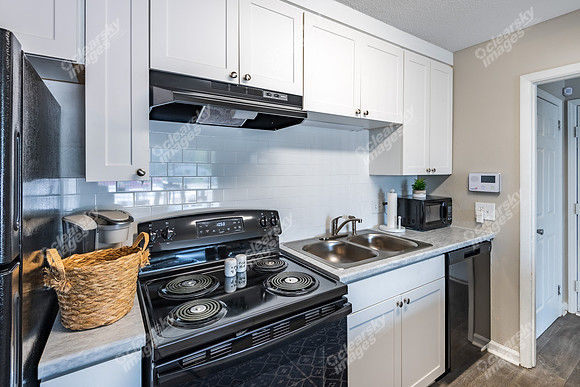 1808-chapel-hill-int7778