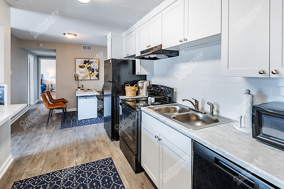 1808-chapel-hill-int7803