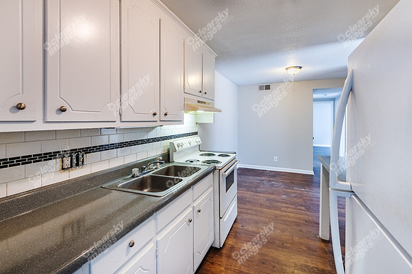 1808-chapel-hill-int7863