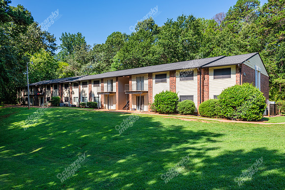 350-bryant-ext1497