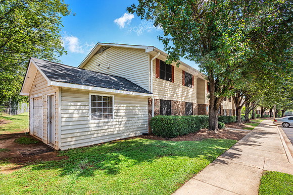 460-e-blackstock-ext2165