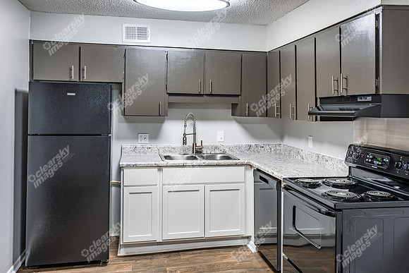 320-spruce-int2028