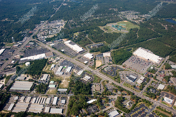 southern-pines-shopping-air-0711-791