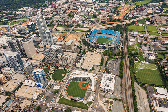 clt-cbd-uptown-air-062517-1472