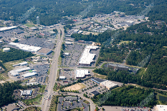 southern-pines-shopping-air-0711-800