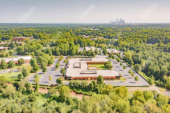 airport-overlook-plaza-air-7160
