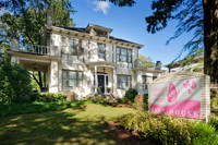 pink-house-692