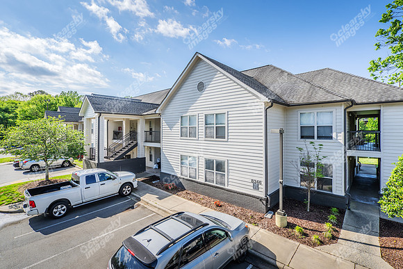 8340-n-tryon-ext24045