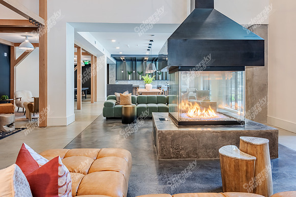 536-w-tremont-int3428