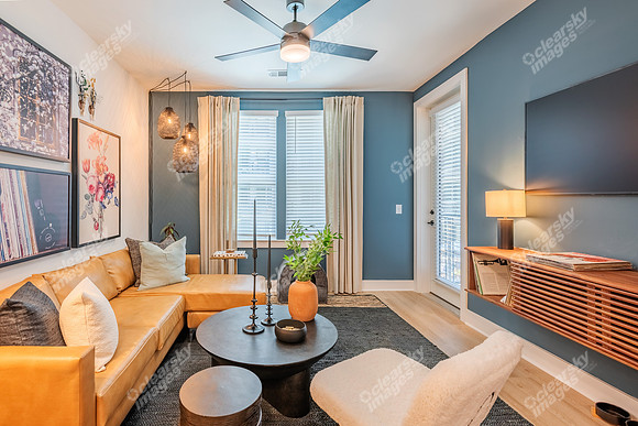 536-w-tremont-int3738