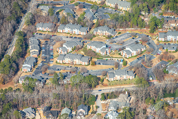 hampton-courts-apts-air-0058