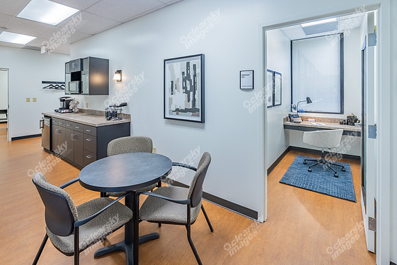 10100-park-cedar-int2675