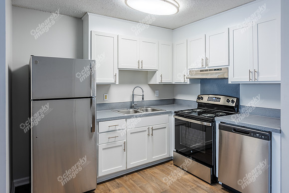 2295-pineview-int8324