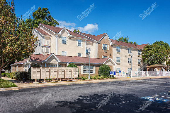 75-mall-ext8785