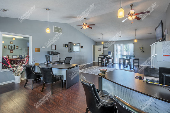 cypress-run-columbia-apts-int-4776