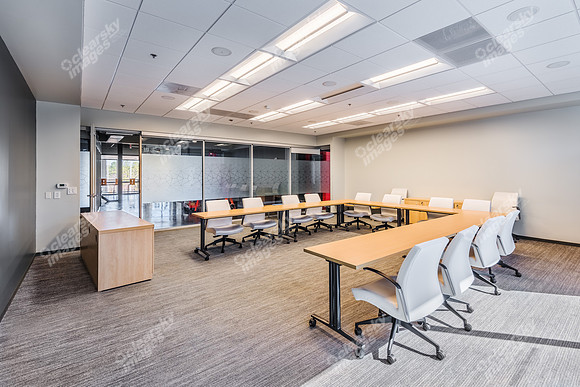 5520-capital-center-int-0478