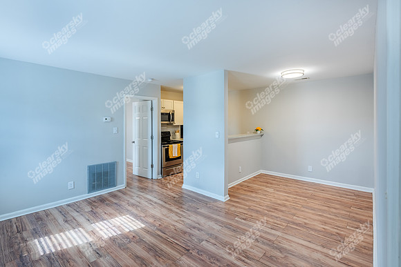 5616-farm-pond-int7142