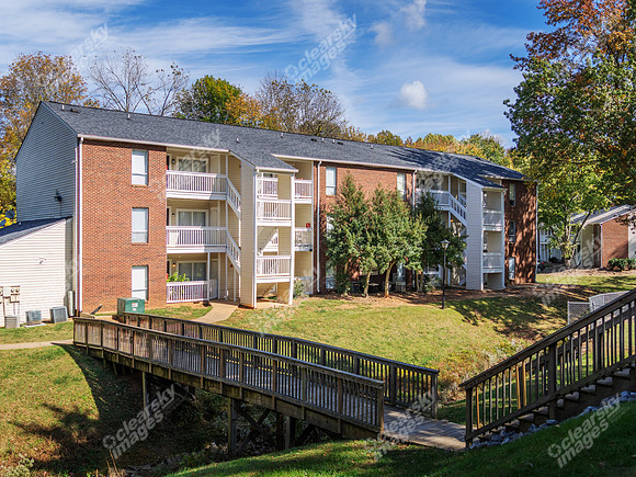6401-woodbend-ext01768