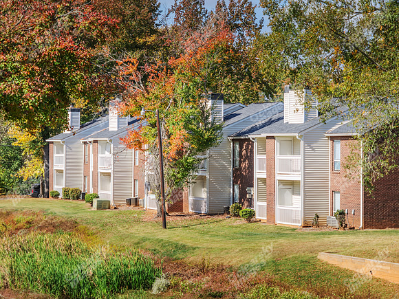6401-woodbend-ext01780