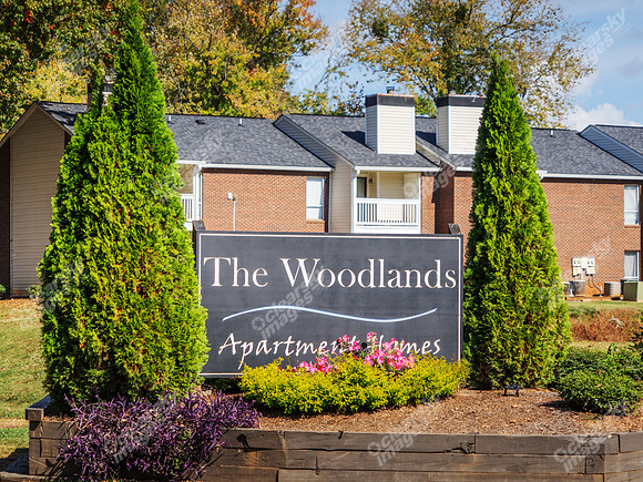 6401-woodbend-ext01753