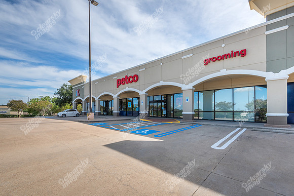 1050-ne-green-oaks-ext9133