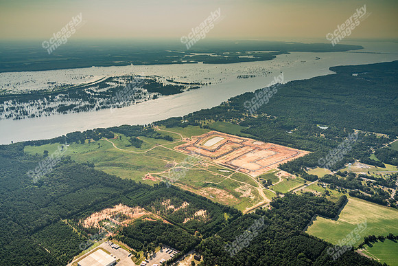 old-river-air7412