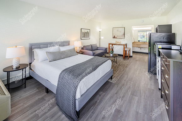 4903-market-int22580