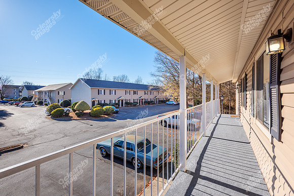 171-donaldson-ext8199