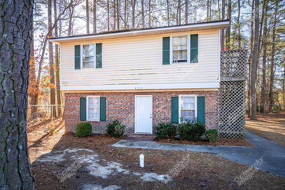 933-planters-ext189