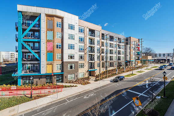 423-e-36th-ext03120