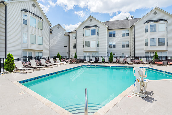 8340-n-tryon-ext24165
