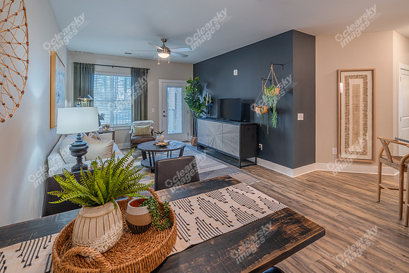 1002-s-pointe-int5106
