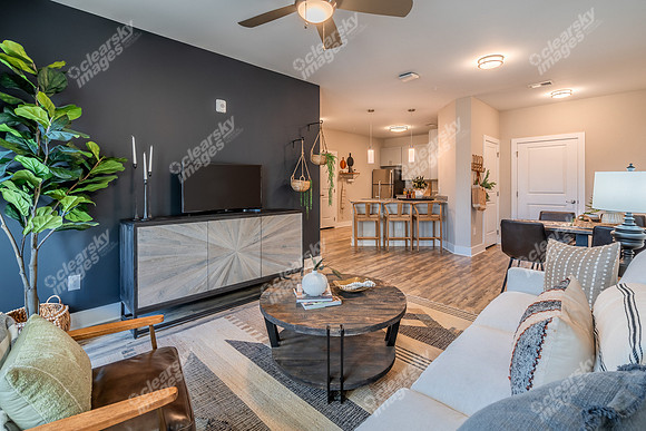 1002-s-pointe-int5116