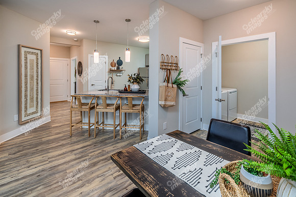 1002-s-pointe-int5136